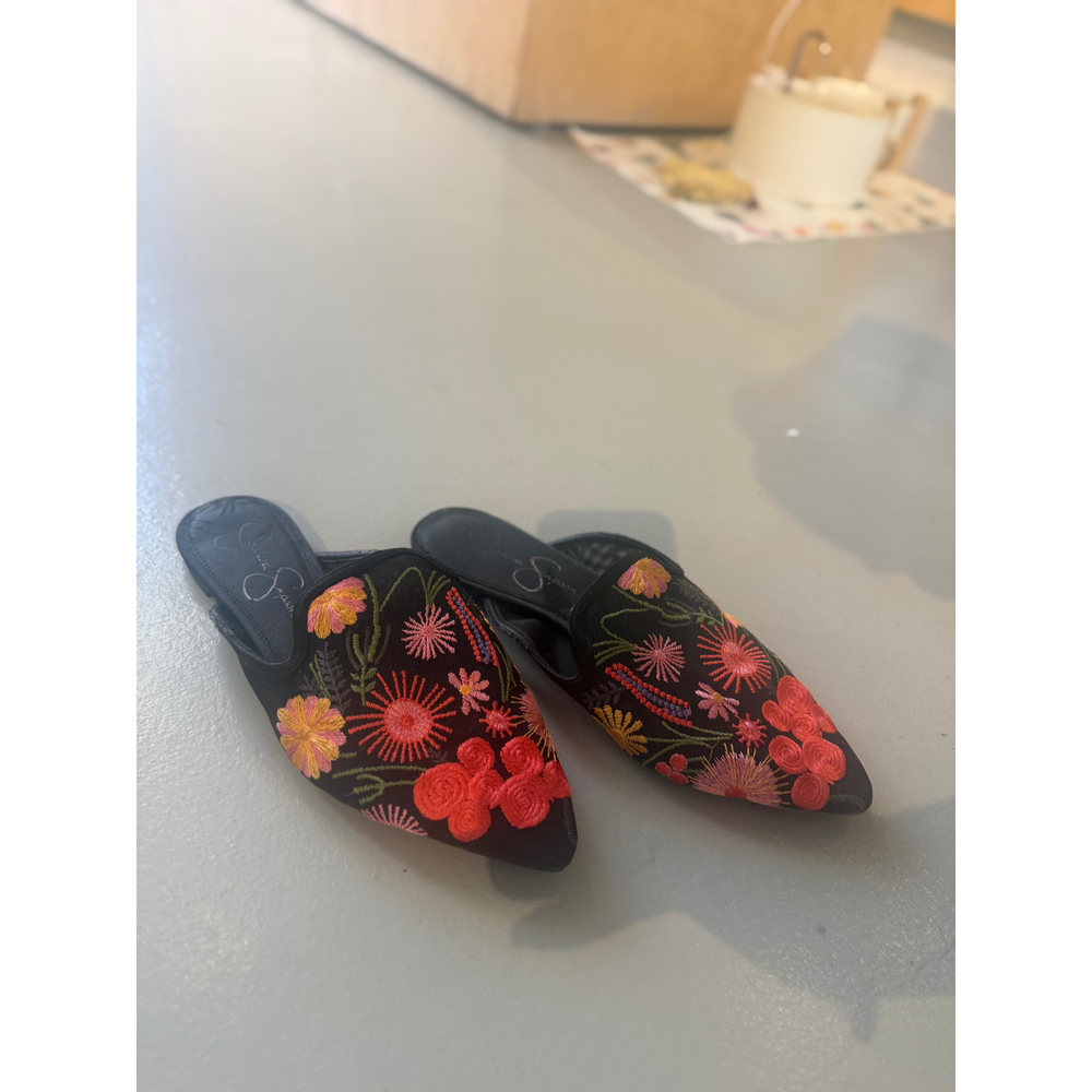 Jessica Simpson Black Floral Embroidered Pointed Toe Mule Flats - Picture 4 of 6